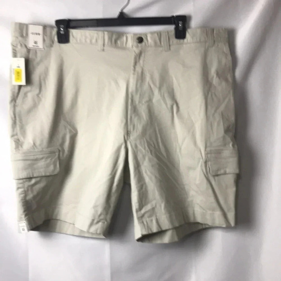 NWT ROWM MEN SZ 46 KHACKI CARGO SHORTS  9” INSEAM - Picture 2 of 12